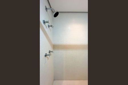 Studio para alugar com 41m², 1 quarto e 1 vaga Studio para alugar com 41m², 1 quarto e 1 vagaBanheiro
