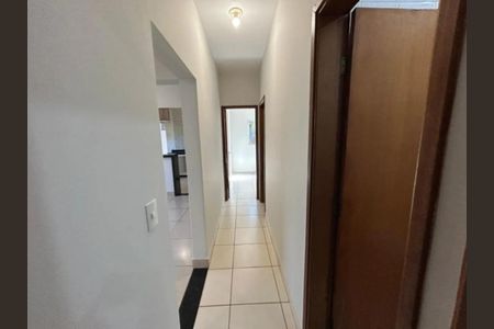 Casa para alugar com 200m², 3 quartos e 2 vagasCorredor