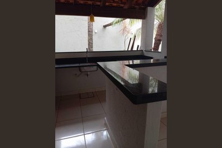 Casa para alugar com 200m², 3 quartos e 2 vagasChurrasqueira