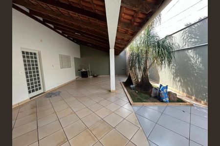 Casa para alugar com 200m², 3 quartos e 2 vagasÁrea externa