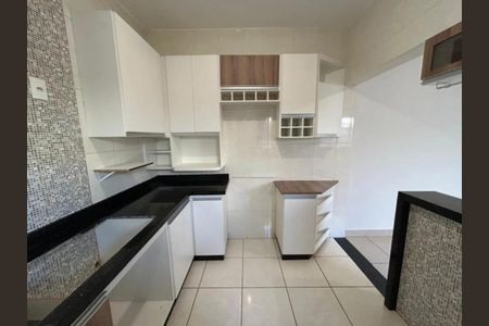 Casa para alugar com 200m², 3 quartos e 2 vagasCozinha