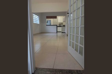 Sala de casa para alugar com 3 quartos, 200m² em Laranjeiras, Uberlândia