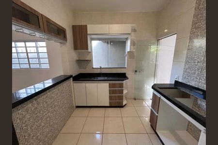 Casa para alugar com 200m², 3 quartos e 2 vagasCozinha