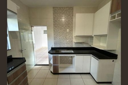 Casa para alugar com 200m², 3 quartos e 2 vagasCozinha