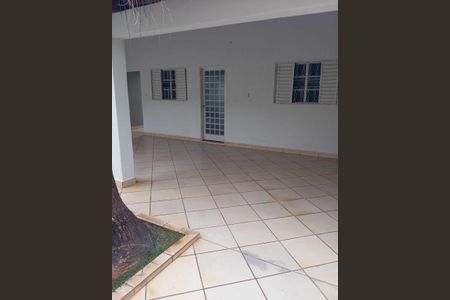 Casa para alugar com 200m², 3 quartos e 2 vagasÁrea externa