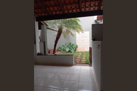 Casa para alugar com 200m², 3 quartos e 2 vagasÁrea externa
