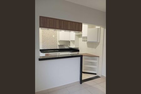 Cozinha de casa para alugar com 3 quartos, 200m² em Laranjeiras, Uberlândia