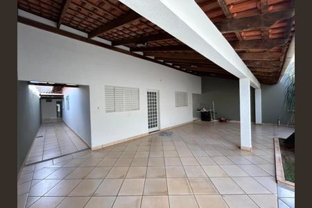 Casa para alugar com 200m², 3 quartos e 2 vagasÁrea externa