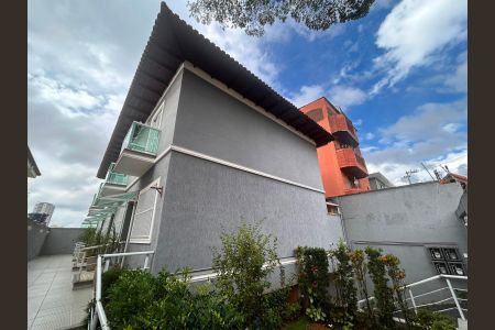 Casa de condomínio à venda com 151m², 2 quartos e 2 vagas Casa de condomínio à venda com 151m², 2 quartos e 2 vagasFachada