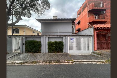 Casa de condomínio à venda com 151m², 2 quartos e 2 vagas Casa de condomínio à venda com 151m², 2 quartos e 2 vagasFachada