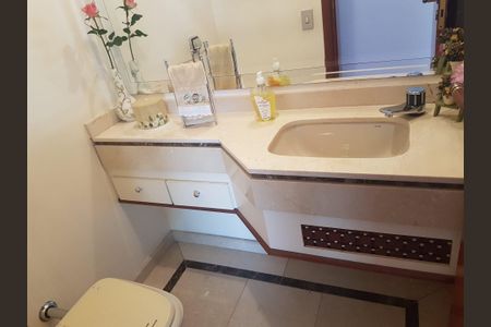 Apartamento à venda com 214m², 4 quartos e 4 vagas