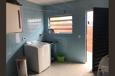 Casa à venda com 218m², 3 quartos e 2 vagas