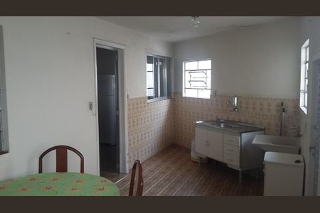 Casa à venda com 5 quartos, 182m² em Nova Gerti, São Caetano do Sul
