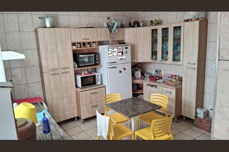 Casa à venda com 5 quartos, 250m² em Santa Maria, São Caetano do Sul