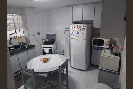 Casa à venda com 3 quartos, 180m² em Cerâmica, São Caetano do Sul
