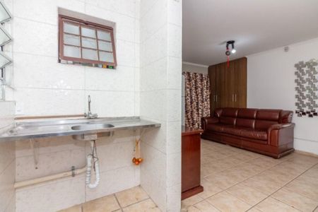 Casa à venda com 3 quartos, 207m² em Jardim Avelino, São Paulo