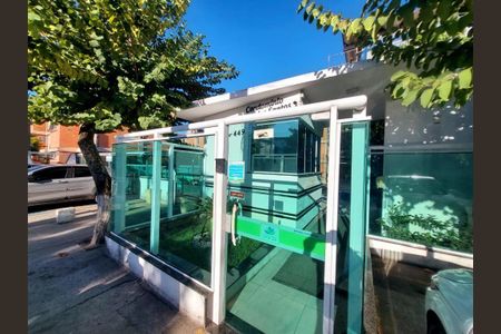 Apartamento para alugar com 69m², 3 quartos e sem vaga