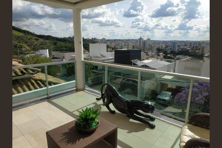 Casa para alugar com 391m², 4 quartos e 4 vagas