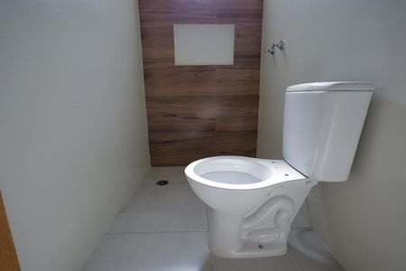 Banheiro de apartamento à venda com 2 quartos, 54m² em Vila Pires, Santo André