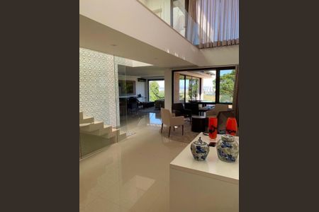 Casa à venda com 4 quartos, 604m² em Tamboré, Santana de Parnaíba
