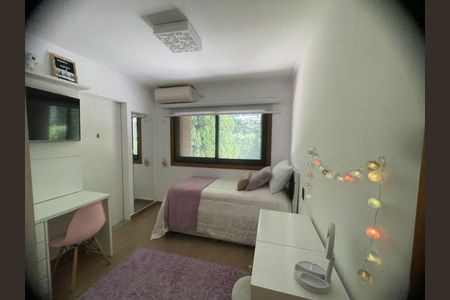 Casa à venda com 3 quartos, 222m² em Vila Tramontano, São Paulo