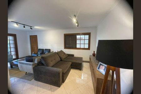 Casa à venda com 3 quartos, 222m² em Vila Tramontano, São Paulo