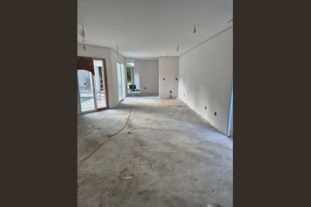 Casa à venda com 5 quartos, 350m² em Alphaville Empresarial, Barueri