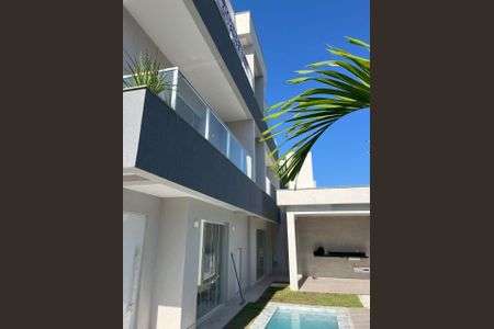 Casa de condomínio à venda com 220m², 4 quartos e 2 vagas