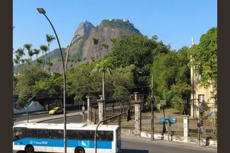 Apartamento à venda com 71m², 2 quartos e sem vaga