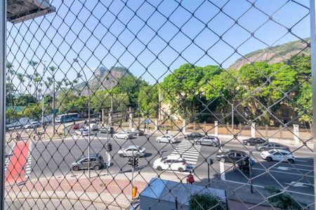 Apartamento à venda com 71m², 2 quartos e sem vaga