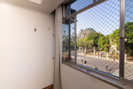 Apartamento à venda com 71m², 2 quartos e sem vaga