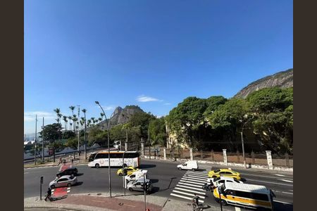 Apartamento à venda com 71m², 2 quartos e sem vaga