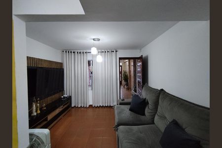 Casa à venda com 101m², 2 quartos e 1 vaga Casa à venda com 101m², 2 quartos e 1 vagaSala