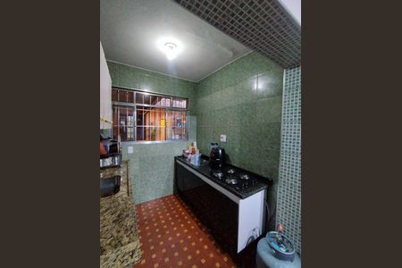 Casa à venda com 101m², 2 quartos e 1 vaga Casa à venda com 101m², 2 quartos e 1 vagaCozinha - Armários