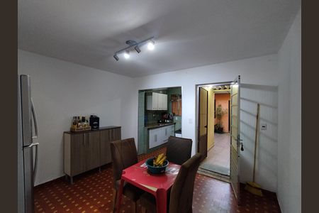 Casa à venda com 101m², 2 quartos e 1 vaga Casa à venda com 101m², 2 quartos e 1 vagaCozinha - Armários