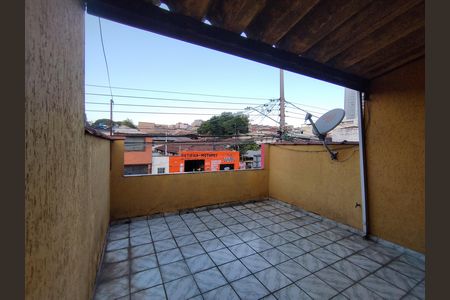 Casa à venda com 101m², 2 quartos e 1 vaga Casa à venda com 101m², 2 quartos e 1 vagaVaranda