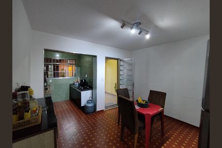 Casa à venda com 101m², 2 quartos e 1 vaga Casa à venda com 101m², 2 quartos e 1 vagaCozinha - Armários