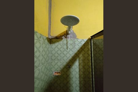 Casa à venda com 101m², 2 quartos e 1 vaga Casa à venda com 101m², 2 quartos e 1 vagaBanheiro - torneira