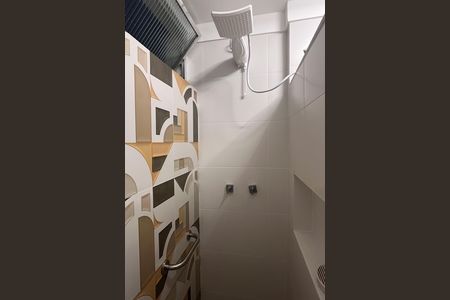 Banheiro de apartamento para alugar com 1 quarto, 58m² em Pompéia, Santos