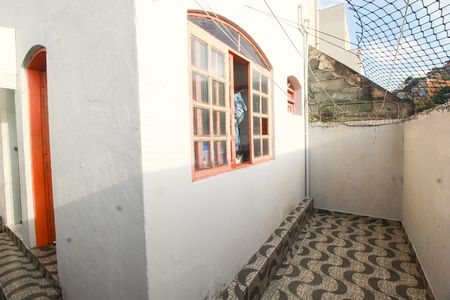 Casa à venda com 185m², 1 quarto e 2 vagas Casa à venda com 185m², 1 quarto e 2 vagasQuintal