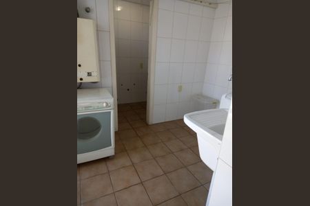 Apartamento à venda com 151m², 3 quartos e 2 vagas Apartamento à venda com 151m², 3 quartos e 2 vagasÁrea de Serviço