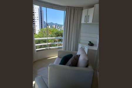 Apartamento à venda com 151m², 3 quartos e 2 vagas Apartamento à venda com 151m², 3 quartos e 2 vagasVaranda