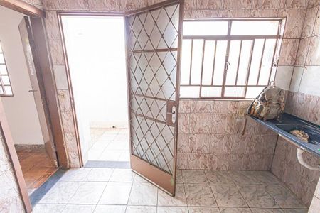 cozinha de apartamento para alugar com 1 quarto, 35m² em Céu Azul, Belo Horizonte