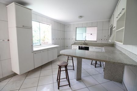 Casa para alugar com 250m², 4 quartos e 2 vagasCozinha