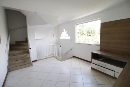 Sala 2 de casa para alugar com 4 quartos, 250m² em Tanque, Rio de Janeiro