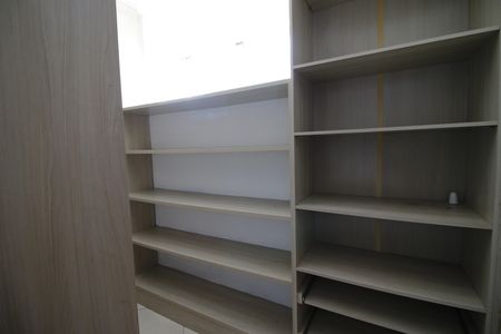 Casa para alugar com 250m², 4 quartos e 2 vagasCloset da suíte 