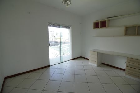 Casa para alugar com 250m², 4 quartos e 2 vagasQuarto