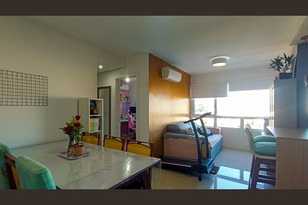 Apartamento à venda com 2 quartos, 60m² em Medianeira, Porto Alegre