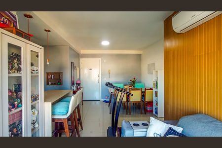 Apartamento à venda com 2 quartos, 60m² em Medianeira, Porto Alegre