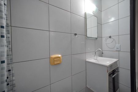 Banheiro Social de apartamento para alugar com 1 quarto, 58m² em Ipiranga, São José